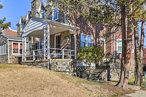 Yeadon Townhome w/ Porch, 7 Mi to Center City