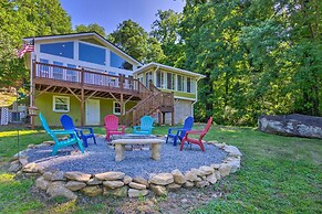 Breathtaking Views: Unique Chimney Rock Cottage!