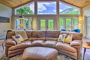 Breathtaking Views: Unique Chimney Rock Cottage!