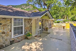 Breathtaking Views: Unique Chimney Rock Cottage!