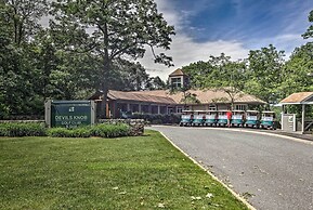 Wintergreen Resort Studio w/ Deck & Ski-out Access