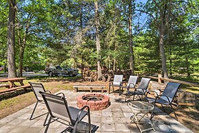 Higgins Lake Getaway w/ Fire Pit, Walk to Beach!