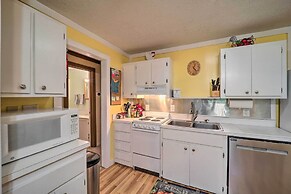 Ski Resort Cabin w/ Deck in Beech Mountain!