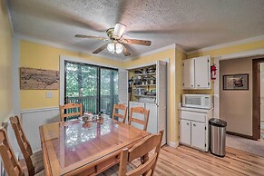 Ski Resort Cabin w/ Deck in Beech Mountain!