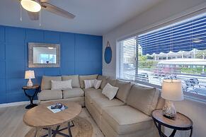 Catalina Island Duplex - Steps to Beach & Pier!