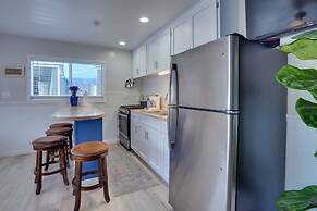 Catalina Island Duplex - Steps to Beach & Pier!