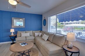 Catalina Island Duplex - Steps to Beach & Pier!