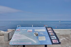 Catalina Island Duplex - Steps to Beach & Pier!