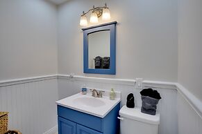 Catalina Island Duplex - Steps to Beach & Pier!