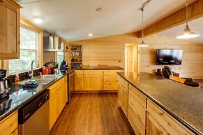 Brookings Home w/ Deck, 1/2 Mi to Harris Beach!