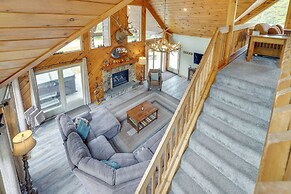 3-acre Benezette Cabin: Hot Tub, Grill & Mtn View