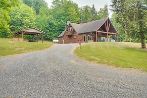3-acre Benezette Cabin: Hot Tub, Grill & Mtn View