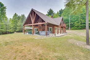 3-acre Benezette Cabin: Hot Tub, Grill & Mtn View