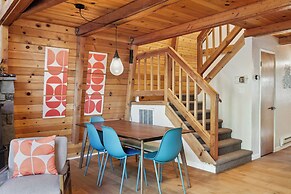 Charming Pinecrest Cabin w/ Private Deck