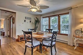 'chincoteague Charm' Escape w/ Bikes & Yard Games!