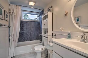 'chincoteague Charm' Escape w/ Bikes & Yard Games!