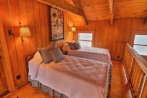Cozy Cumberland Mountain Cabin w/ Stunning Views!