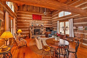 Cozy Cumberland Mountain Cabin w/ Stunning Views!