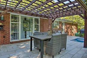 Charming Florence Getaway w/ Fireplace & Grill!