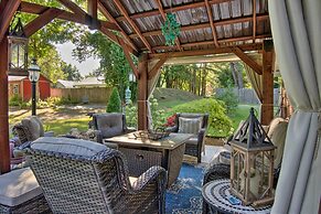 Charming Florence Getaway w/ Fireplace & Grill!