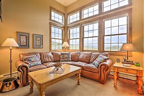 2-story Condo w/ Mtn View, Steps to Ski Lift!