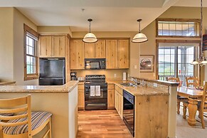 2-story Condo w/ Mtn View, Steps to Ski Lift!