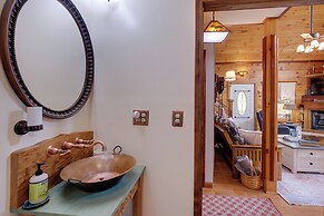 Lakewood Lodge Escape w/ Fire Pit