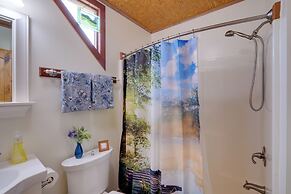 Lakewood Lodge Escape w/ Fire Pit