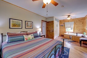 Lakewood Lodge Escape w/ Fire Pit