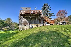Boothbay Apt w/ Furnished Deck ~ 1 Mi to Bay