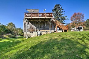 Boothbay Apt w/ Furnished Deck ~ 1 Mi to Bay