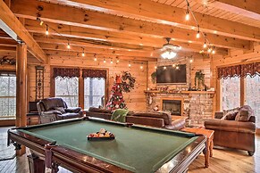 Cosby Cabin w/ Hot Tub ~ 18 Mi to Gatlinburg!