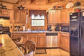 Cosby Cabin w/ Hot Tub ~ 18 Mi to Gatlinburg!