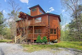 Cosby Cabin w/ Hot Tub ~ 18 Mi to Gatlinburg!
