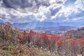 Cosby Cabin w/ Hot Tub ~ 18 Mi to Gatlinburg!