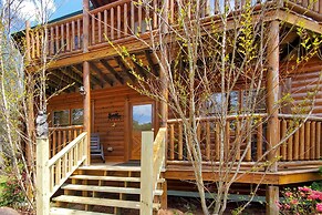 Cosby Cabin w/ Hot Tub ~ 18 Mi to Gatlinburg!