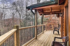 Cosby Cabin w/ Hot Tub ~ 18 Mi to Gatlinburg!