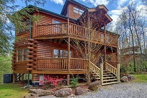 Cosby Cabin w/ Hot Tub ~ 18 Mi to Gatlinburg!