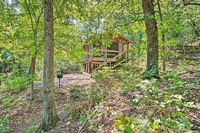 Bright Davis Escape w/ Screened-in Porch!