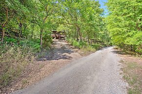 Bright Davis Escape w/ Screened-in Porch!