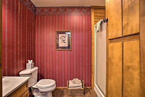 Bright Davis Escape w/ Screened-in Porch!