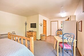 Bright Davis Escape w/ Screened-in Porch!