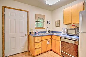 Bright Davis Escape w/ Screened-in Porch!