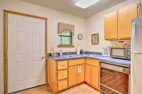 Bright Davis Escape w/ Screened-in Porch!