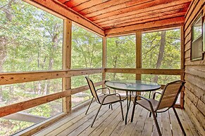 Bright Davis Escape w/ Screened-in Porch!