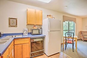 Bright Davis Escape w/ Screened-in Porch!