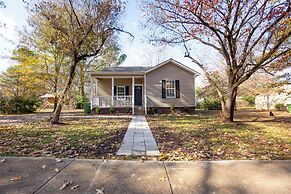 Charming Huntsville Home w/ Deck!