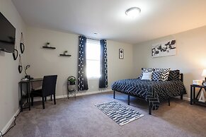 Charming Huntsville Home w/ Deck!