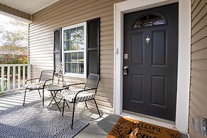 Charming Huntsville Home w/ Deck!