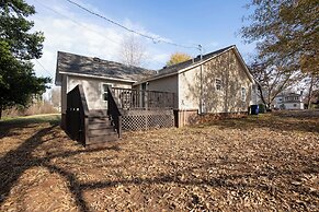 Charming Huntsville Home w/ Deck!